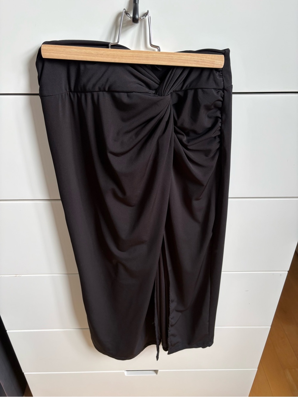 Dynamite Sculpt Midi Skirt With Slit